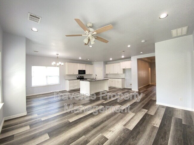 Building Photo - 5509 Wellesley Ave