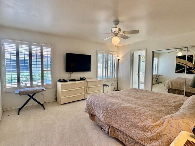 Building Photo - 105 Durango Cir