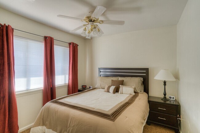 Building Photo - 2830 North Ave