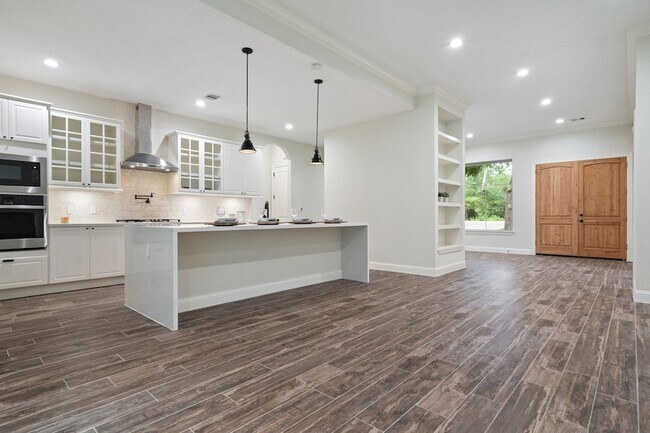Building Photo - 25103 W Tara Plantation Dr
