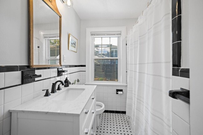 Building Photo - COMPLETELY RENOVATED 5BR/2.5BA with Office...