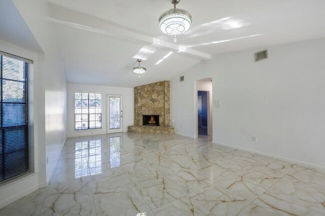 Building Photo - 3203 Golden Willow Dr