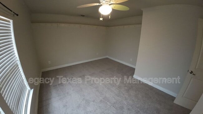 Building Photo - 414 Woodard Ave