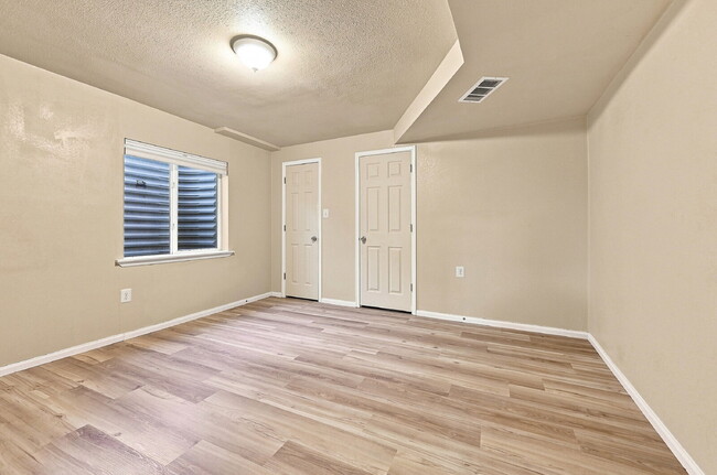Building Photo - $3,245.95 with $300 Off The First Month's Rent, 5 Beds - 3.5 Baths, Single Family Home in Parker ...