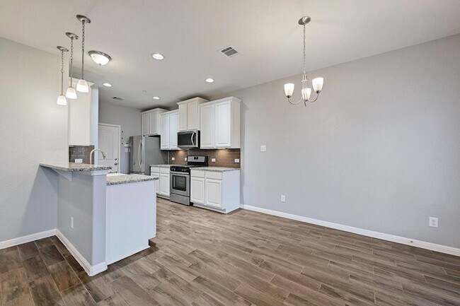 Building Photo - 1300 Catalan Rd