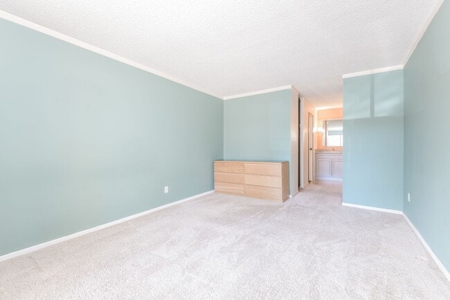 Building Photo - Charming 1-Bedroom Condo in Plaza de Monac...