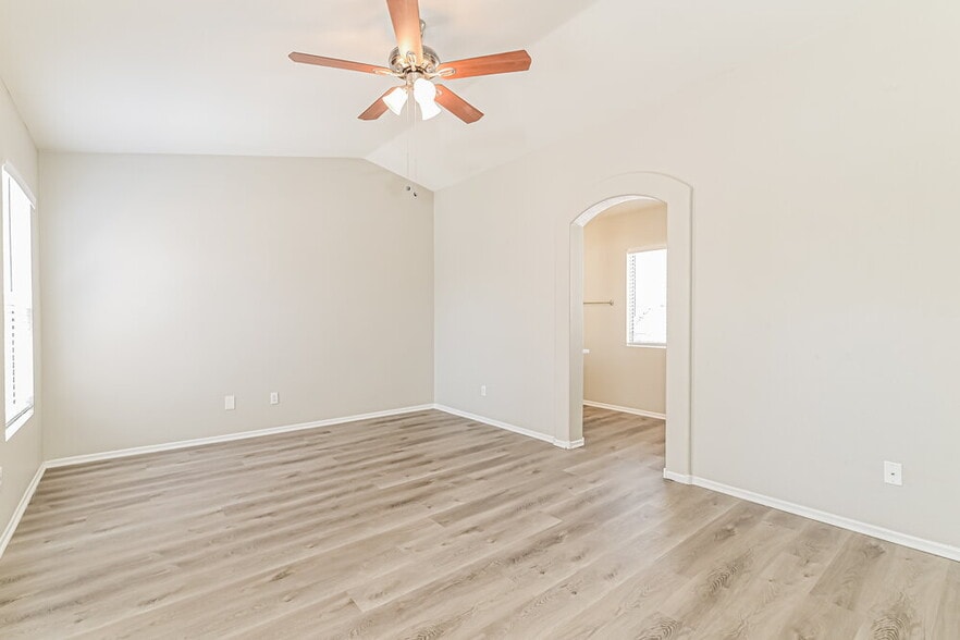 Building Photo - 5912 Crumbling Ridge St