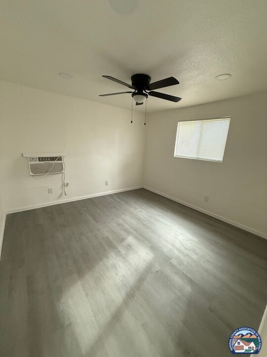 Building Photo - 232 W Barbara St