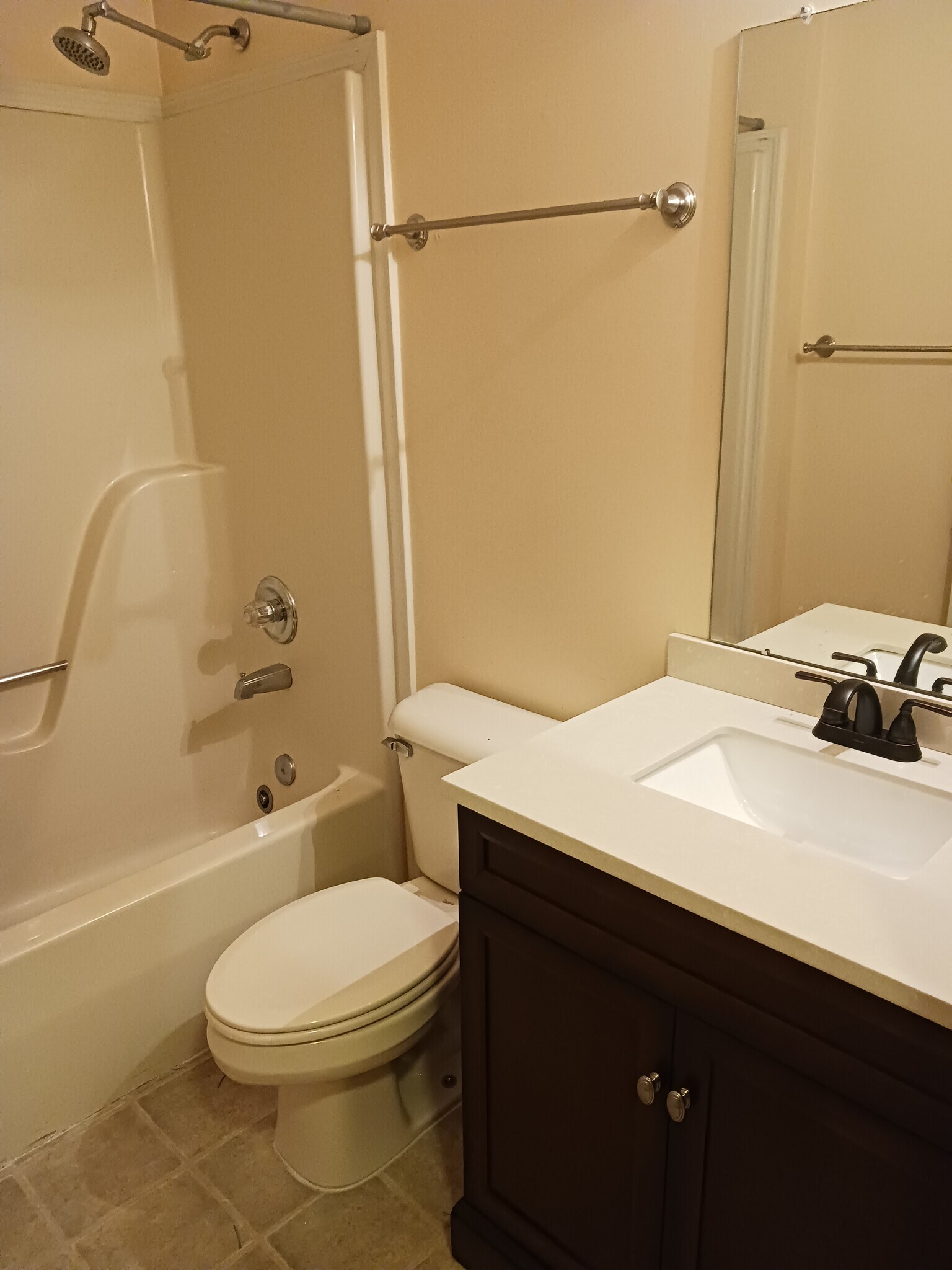 Bathroom - 2557 John R St