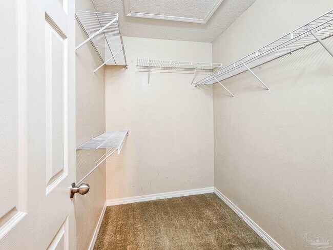 Building Photo - 9771 Cobblebrook Dr