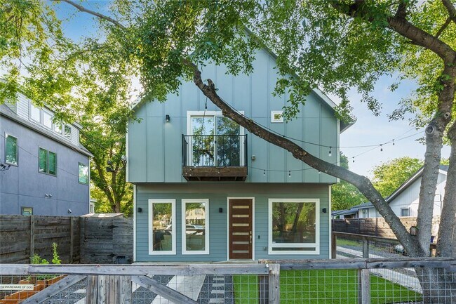 Primary Photo - 906 Linden St