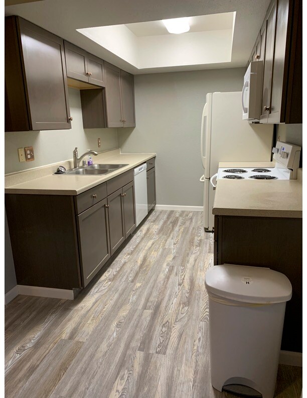 Building Photo - 2231