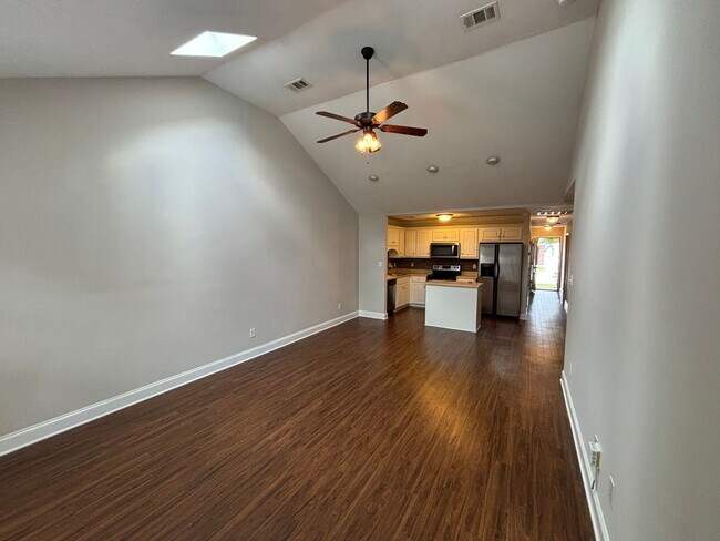 Building Photo - 829 Bryan Cir