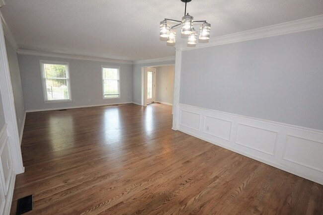 Building Photo - 8231 Lake Terrace Dr