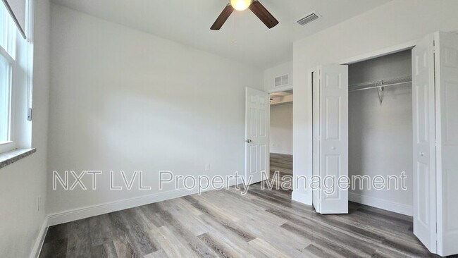 Building Photo - 5050 Jones Dr