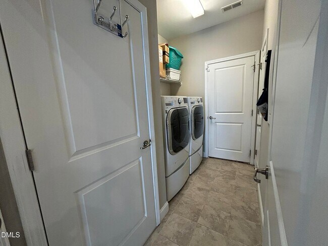 Building Photo - 1028 Topland Ct