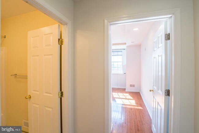 Building Photo - 3462 Almond St