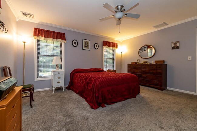 Building Photo - 24 Birchwood Rd