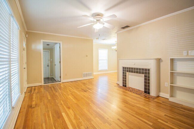 Building Photo - 3 Bedroom 2 bathroom house in Tech Terrace!