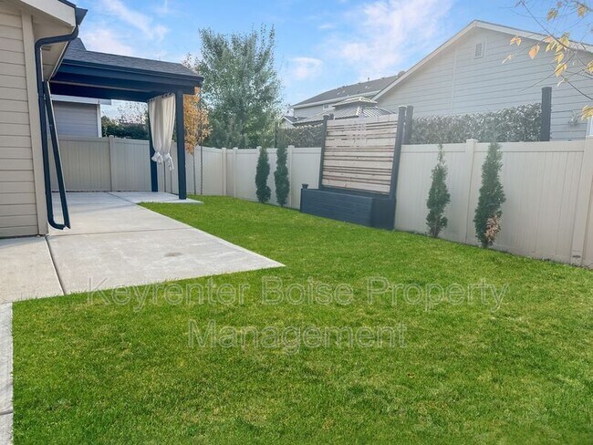 Building Photo - 4661 N Alester Ave