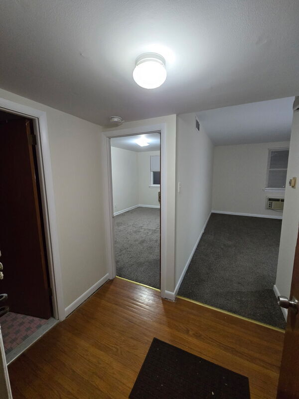 Building Photo - 2101 Hartel Ave