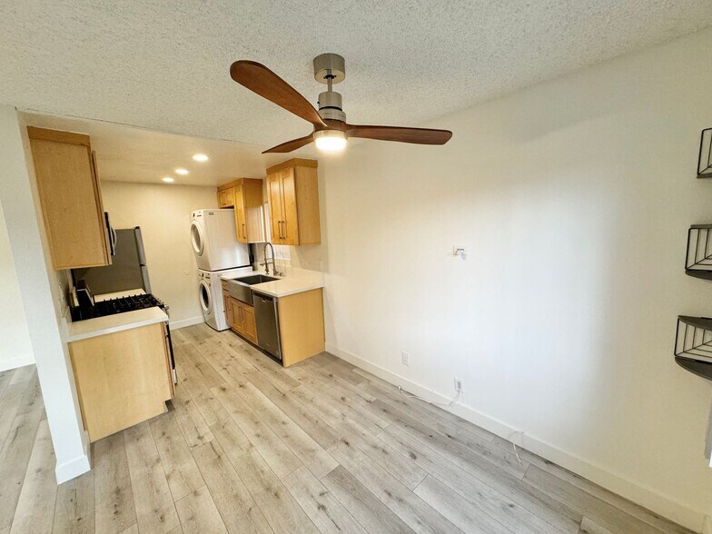 Building Photo - 3546 Hughes Ave