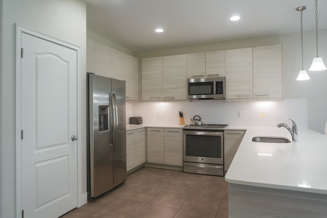 Building Photo - Spacious 5-Bedroom Retreat with 4.5 Baths ...