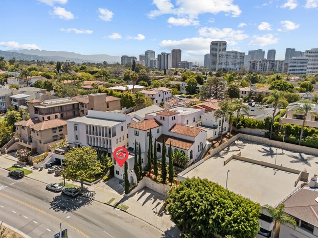 Building Photo - 838 Hilgard Ave