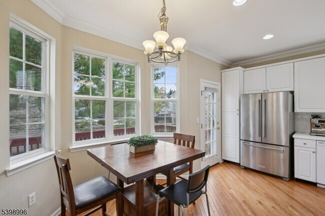 Building Photo - 12 Hansom Rd