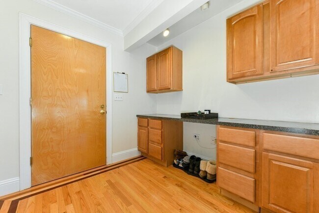 Building Photo - 39 Dorchester St