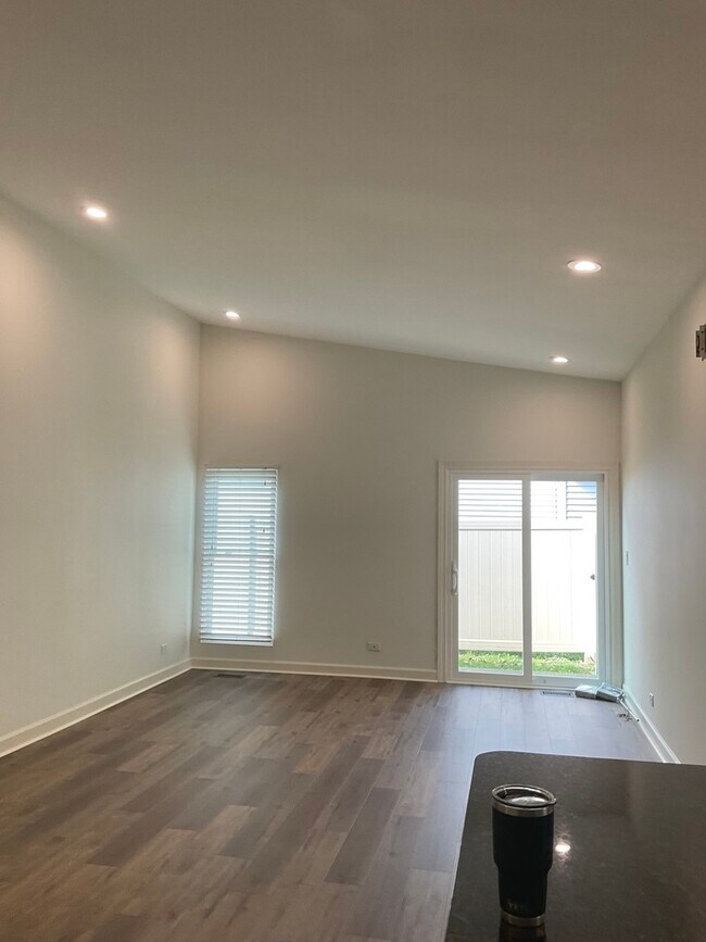 Building Photo - 1830 Shetland Rd