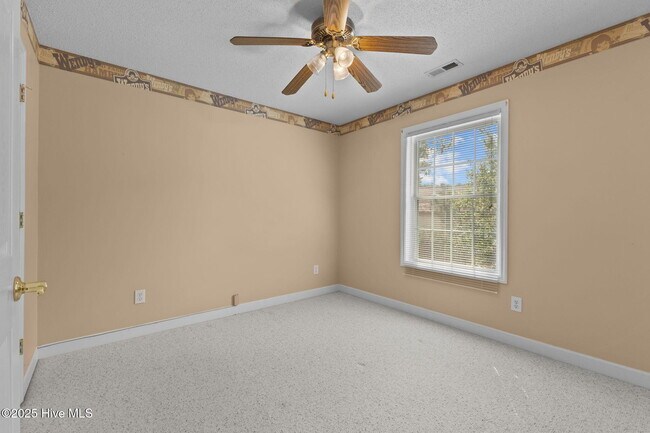 Building Photo - 10 Lodge Pole Ln