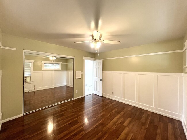 Building Photo - RV T 1063-1067