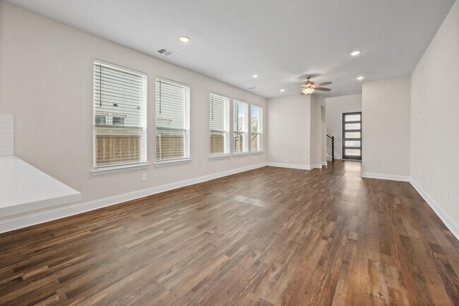 Building Photo - 10838 Downy Cup Dr