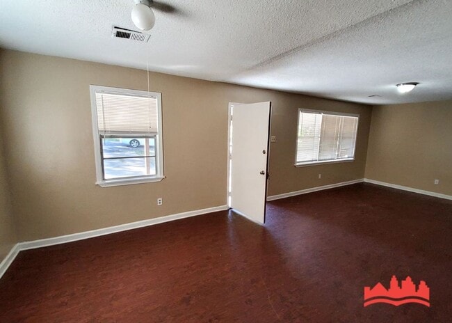 Building Photo - 426 Delta Rd