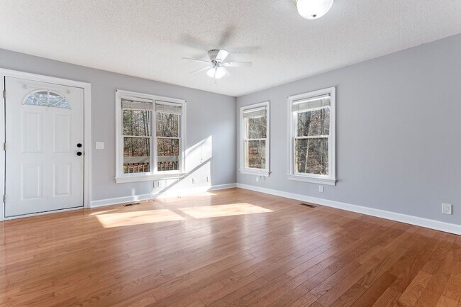 Building Photo - Beautiful 4 Bed 3.5 Bath Home on 20 Acres