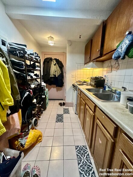 Building Photo - 56 Park Vale Ave