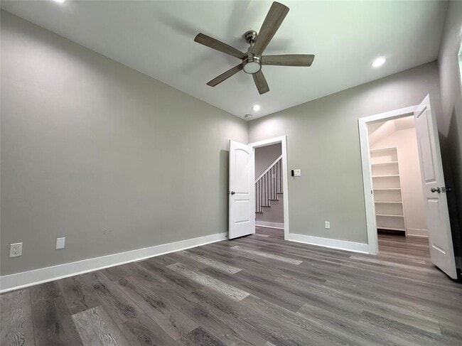 Building Photo - 2123 Bidwell Dr