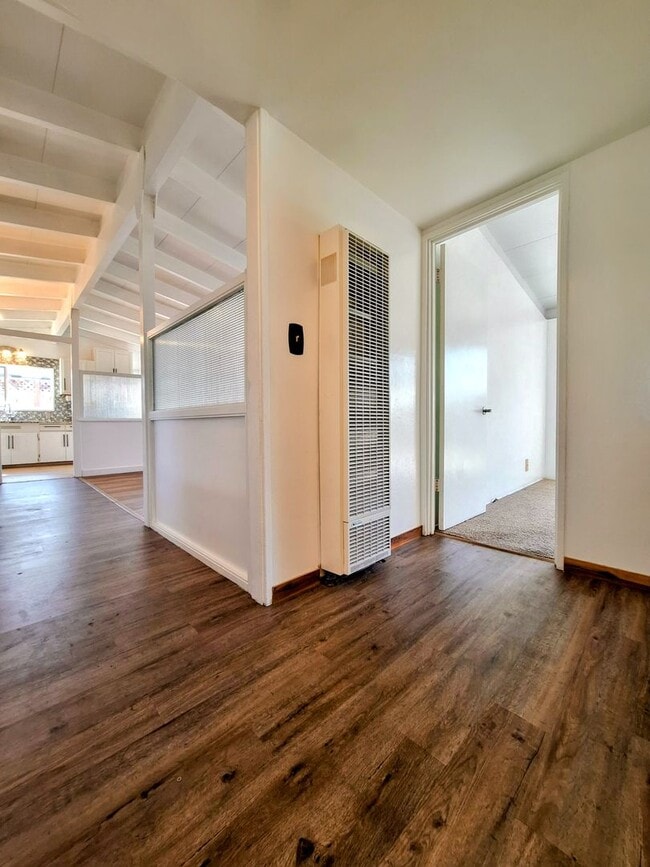 Building Photo - Refurbished 3bd Single Story House With Carport & Large Yards