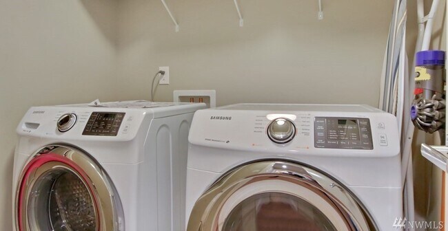 Building Photo - Auburn Lakeland Hills/Lakeview Community area 4 bedroom 2.5 bathroom home - Available May 1st, 2026