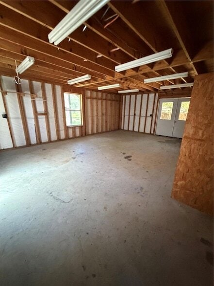 Building Photo - 175 Scarlet Oaks Dr