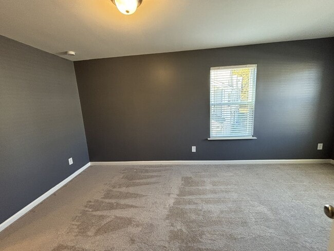 Building Photo - Gated Private Community! Spacious 3 Bedroo...