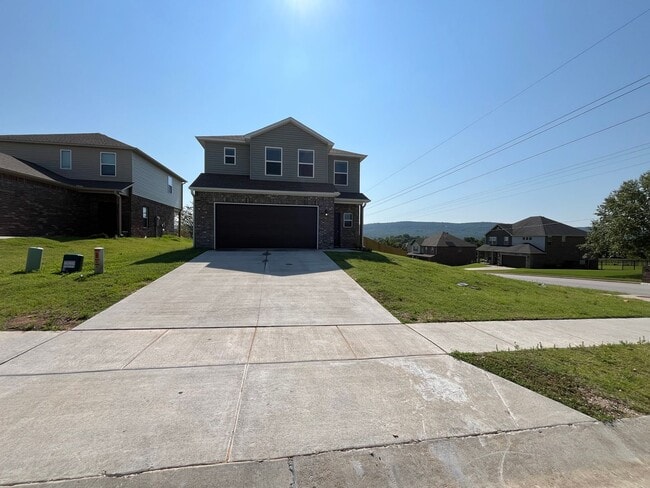 Building Photo - *Pre-leasing* Three Bedroom | Two and a Half Bathroom Home in Farmington