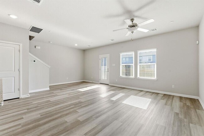 Building Photo - 104 Texas Agate Dr