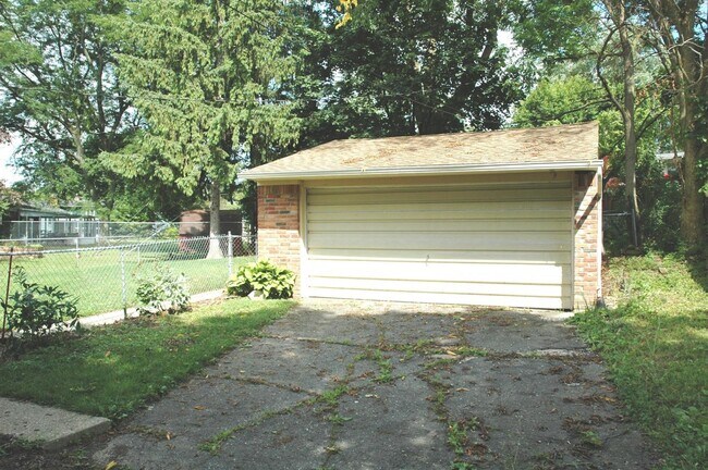 Building Photo - 2725 Brandywine Dr