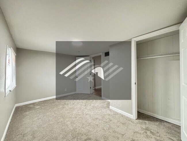 Building Photo - 4205 Riverview Ave