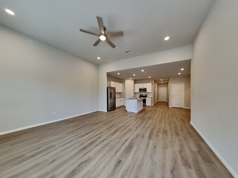 Building Photo - 427 Wydown Dr