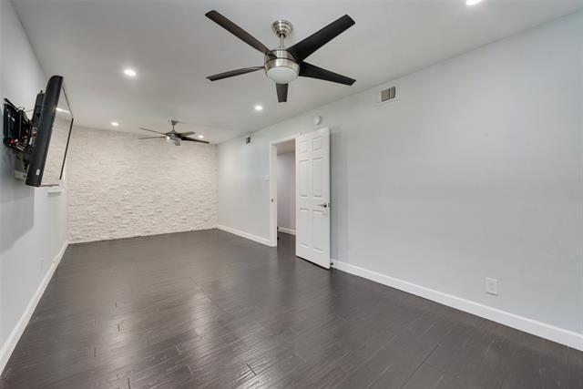 Building Photo - 10135 Rockmoor Dr