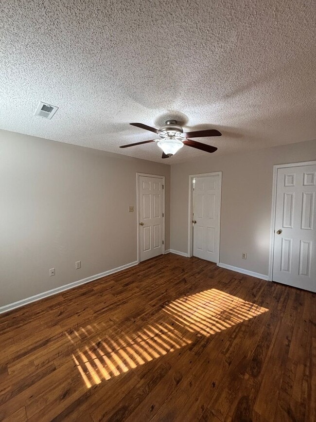 Building Photo - Cozy 3bd/2bth Condo in Powell - Minutes fo...