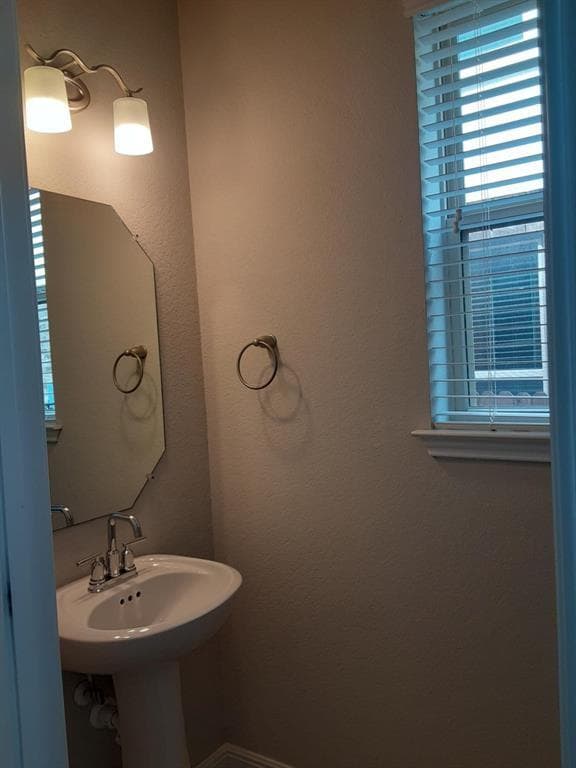 Building Photo - 3240 E Whitestone Blvd